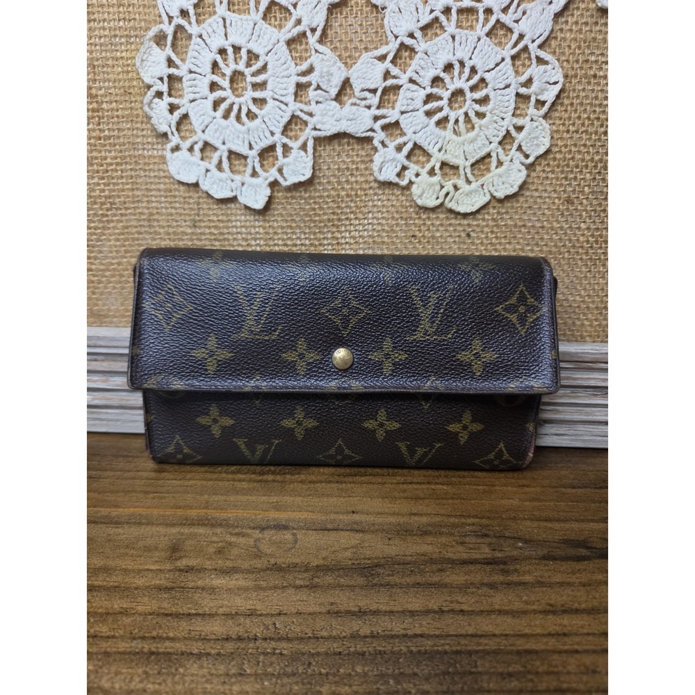 Vintage  LOUIS VUITTON Malletier Intl Monogram Canvas Leather Trifold Wallet '03